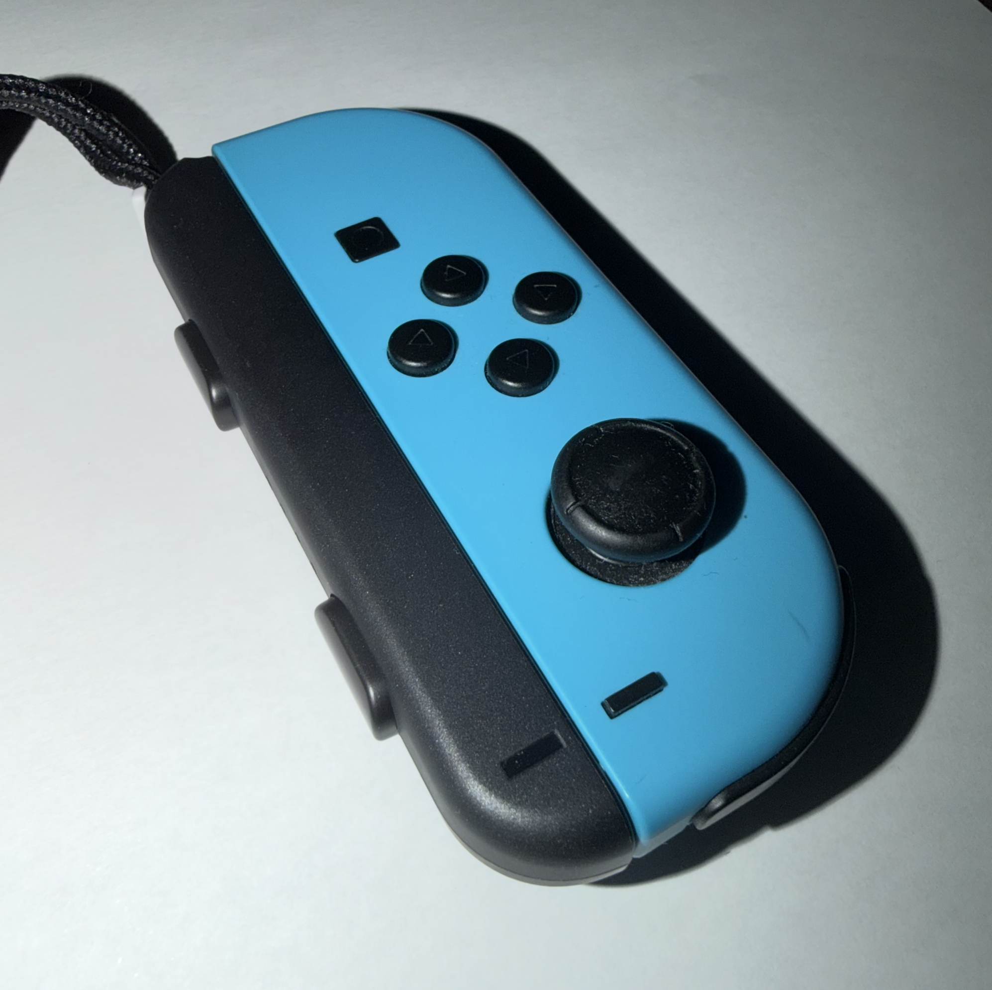 My favourite switch controller colourway, front-facing at a different angle.